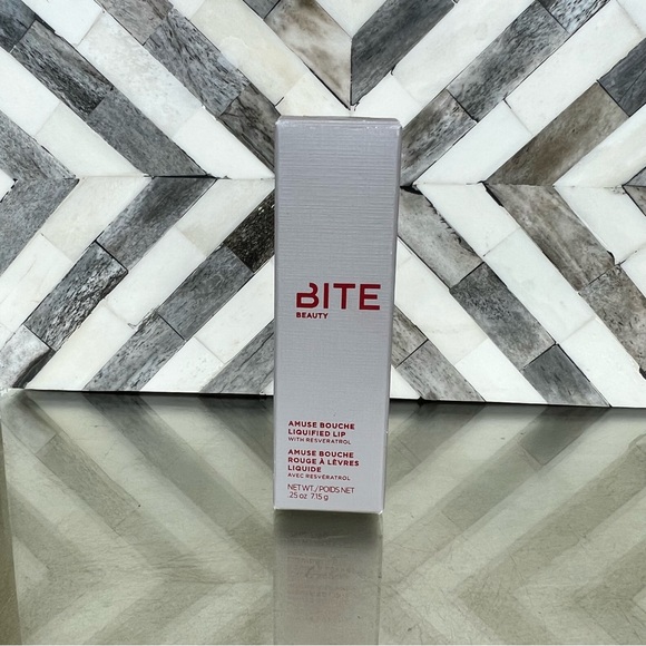 Bite Beauty Lip CARAMELIZED - Picture 3 of 3